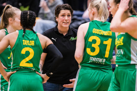 Alviks tränare Janel Mccarville