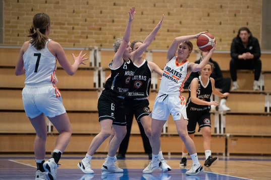 Malbas Engla Persson och Onsala Millie Skoglund
