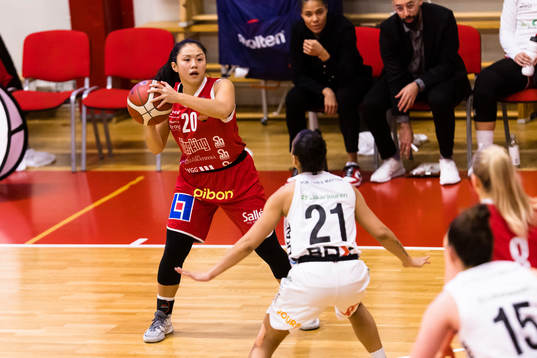 Uppsalas Qyu Nguyen och Luleås Brooke McCarty Williams