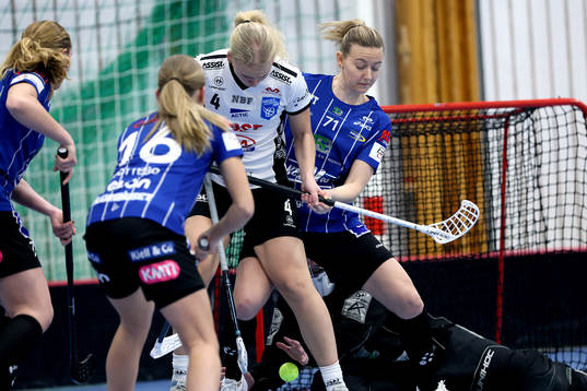 Nackas Maja Höög och Karlstads Adina Augustsson