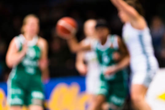Basketspelare i oskärpa