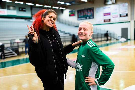 Amanda Zahui och Södertäljes Klara Lundquist