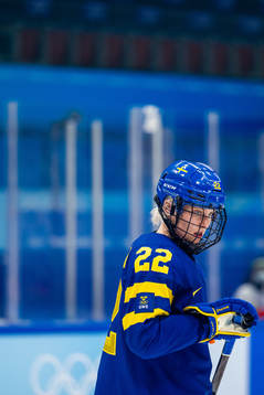 Linn Peterson of Sweden in the women’s ice hockey