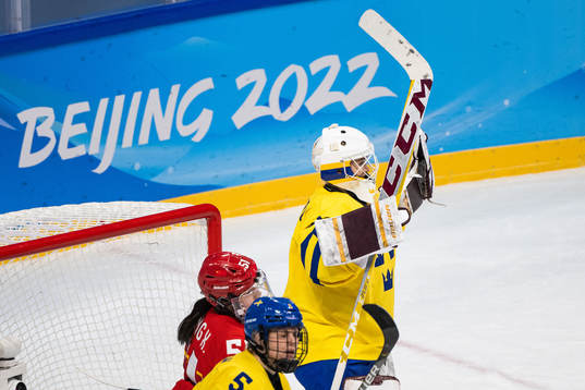 goaltender Emma Söderberg celebrates