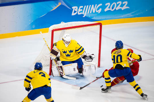 goaltender Emma Söderberg of Sweden in the women's ice