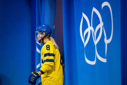 Ebba Berglund of Sweden in the women's ice hockey game