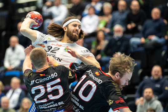 Ystads IFs Julius Lindskog Andersson mor HK Malmös Anton