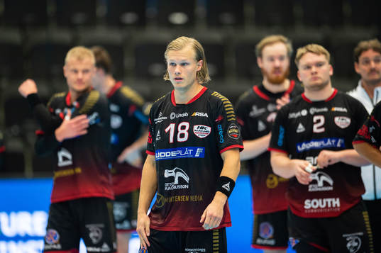 HK Malmös Adam Tumba deppar