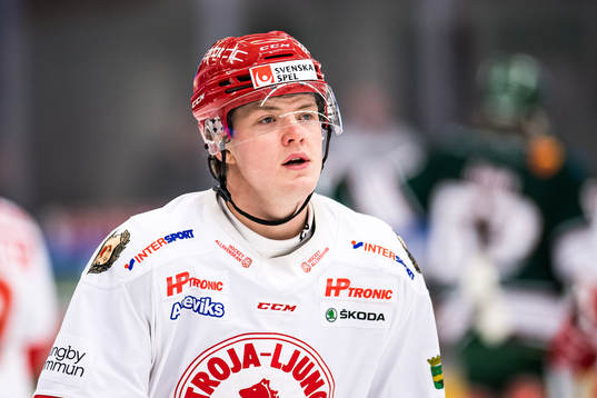 Troja/Ljungbys Jesper Emanuelsson  deppar