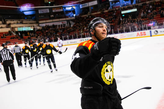 Brynäs Oscar Eklind jublar