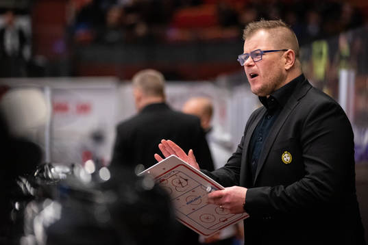Brynäs assisterande tränare Ari-Pekka Pajuluoma