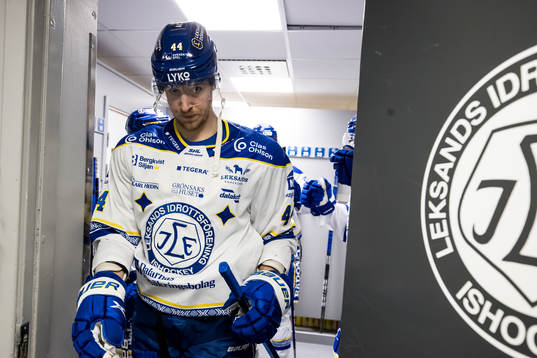 Leksands Carter Ashton innan  ishockeymatchen i SHL mellan