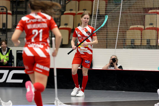 Pixbos Alicia Svensson jublar