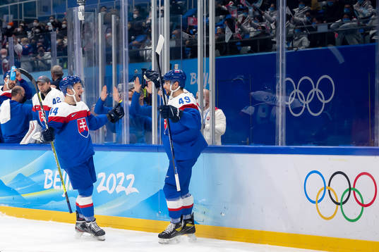 Mislav Rosandic and Samuel Takac of Sweden celebrate