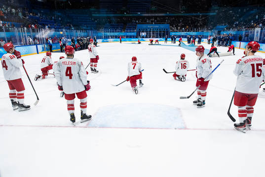 Players of Russia looks dejected