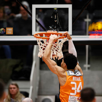 Norrköpings Jackson Rowe dunkar