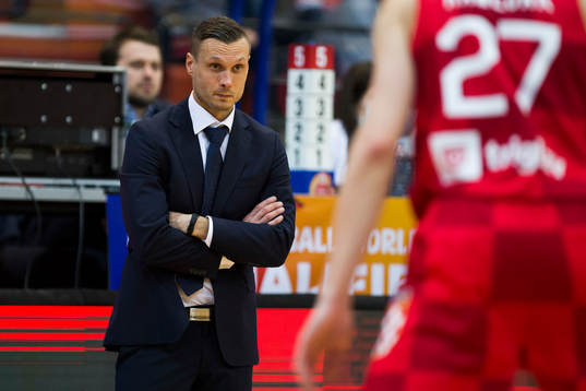 Head Coach Ludwig Degernäs of Sweden