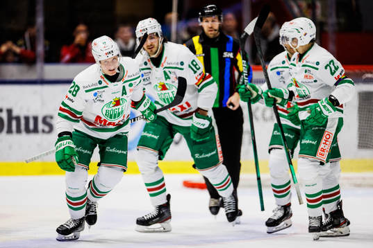 Rögles Anton Bengtsson jublar
