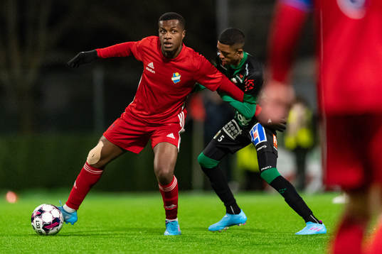 Östers Manasse Kusu och Varbergs Tashreeq Matthews