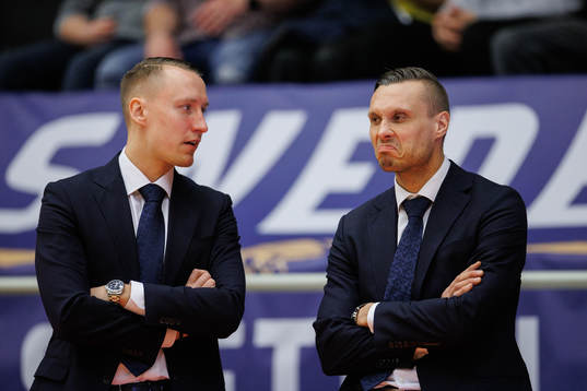 Assistant coach Mikko Riipinen and Head coach Ludwig