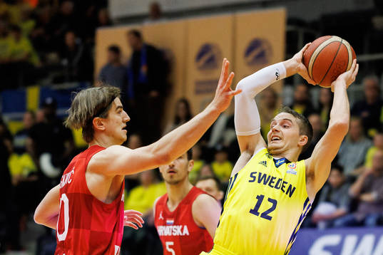 Ludvig Håkansson of Sweden and Lovro Gnjidic of Croatia