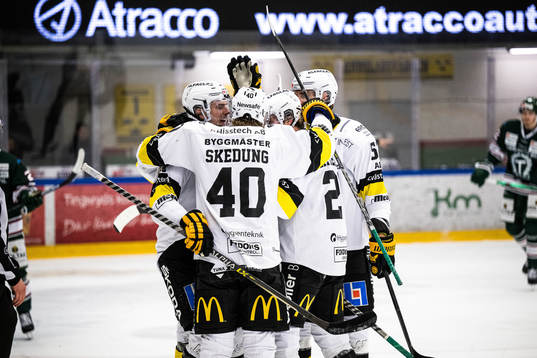 Västerås jublar Västerås Logan Roe  2-3