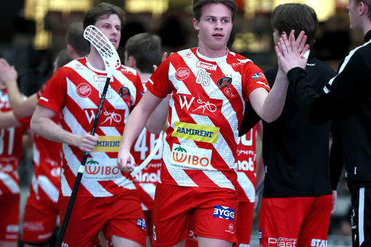 Pixbos Daniel Kalentun reduserar till 1-2