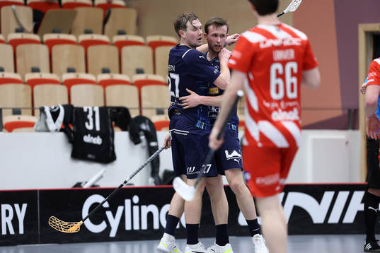 Mullsjös Anton Hedin och Simon Karlsson jublar