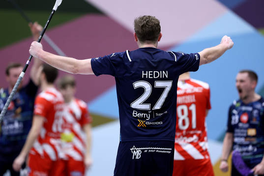 Mullsjös Anton Hedin jublar