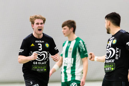 Sävehofs Emil Berlin  jublar