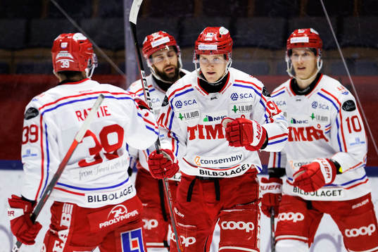 Timrås Sebastian Hartmann jublar