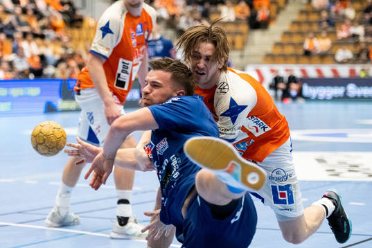 Kristianstads Anton Hallbäck och Skövdes Daniel Björk