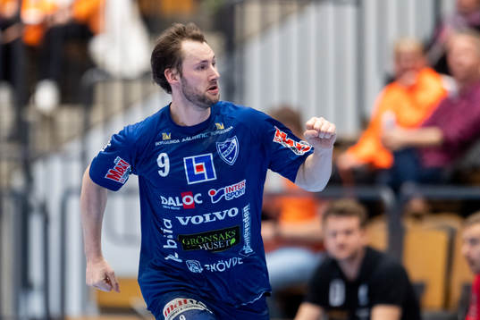 Skövdes Viktor Hallen jublar