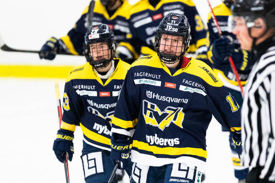 s Hilda Svensson jublar