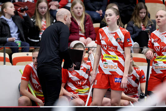 Pixbos tränare Jonas Gustafsson och Klara Loneberg