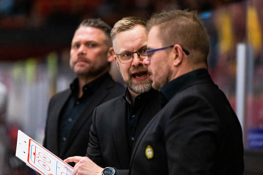 Brynäs tränare Mikko Manner och assisterande tränare