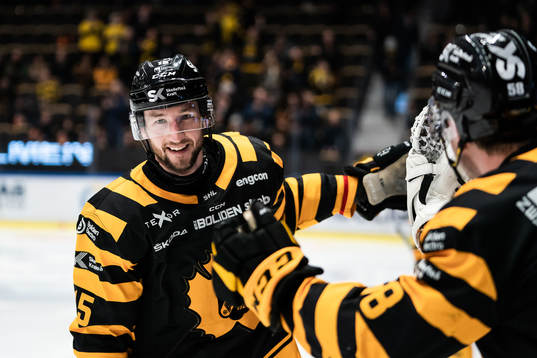 Skellefteås Melker Karlsson jublar