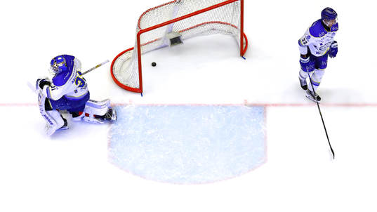 Leksands målvakt Kasimir Kaskisuo och Tobias Ekberg deppar