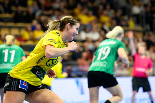 Sävehofs Ellenor Åström jublar