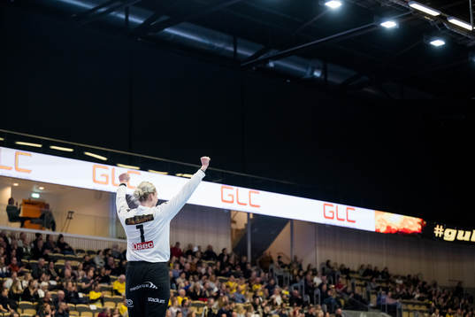 Sävehofs målvakt Sofie Börjesson jublar