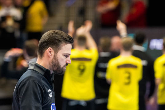 Skövdes tränare Henrik Signell deppar