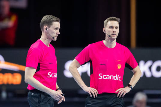 Domarna Johan och Martin Gomér