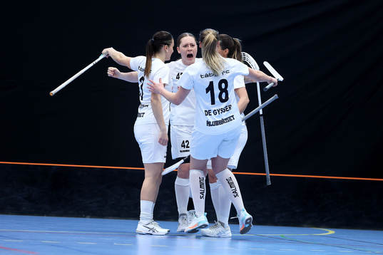 Täbys Ellen Nyman jublar
