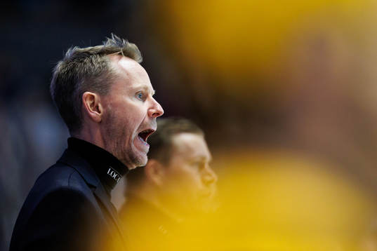 Skellefteås tränare Robert Ohlsson reagerar