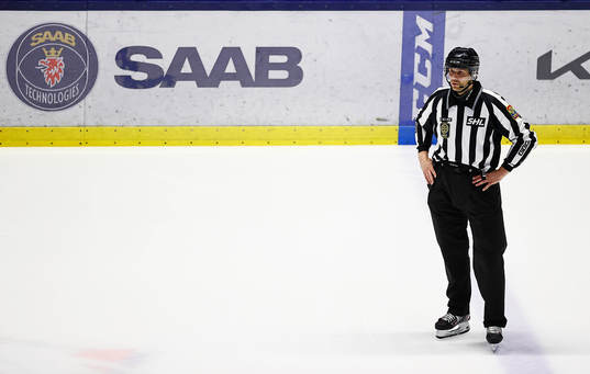 Domare Johan Löfgren gör sin sista SHL-match