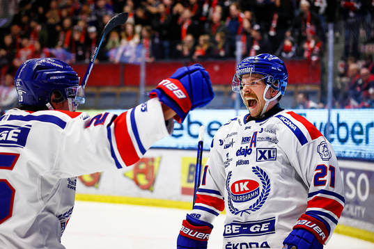 Oskarshamns Brian Cooper jublar