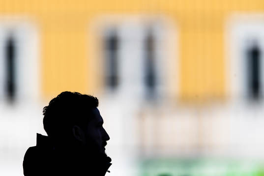 Hammarbys tränare Pablo Pinones-Arce i siluett