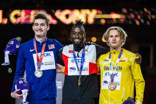 Trevor Bassitt of USA (silver), Jereem Richards of Trinidad