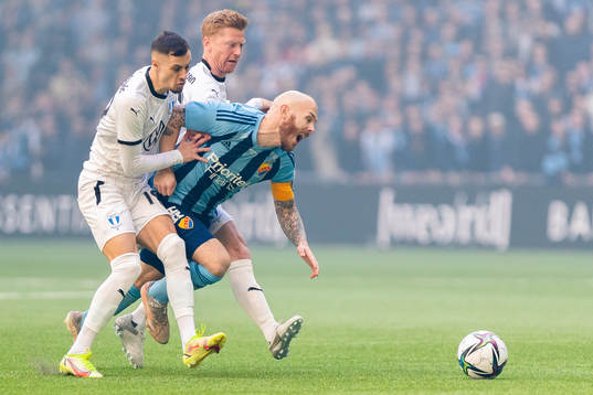 Malmö FFs Romain Gall och Djurgårdens Magnus Eriksson