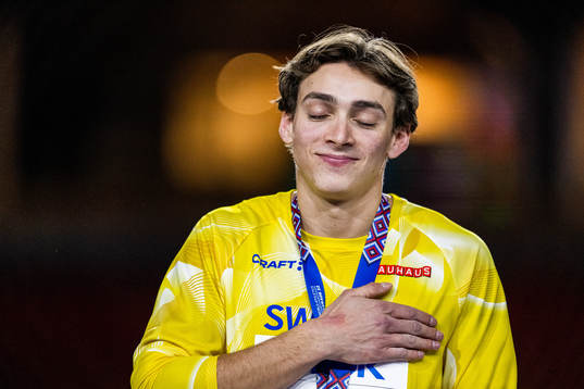 Armand Duplantis of Sweden celebrate